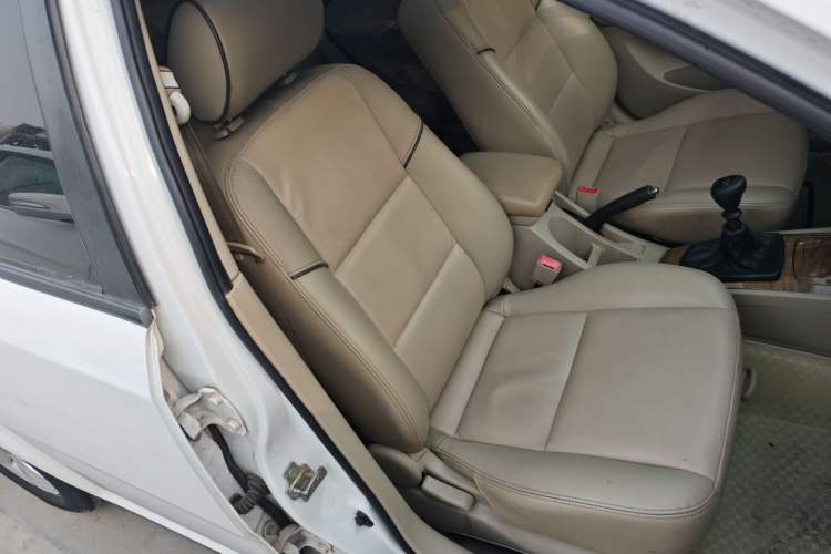 Used Buick Excelle 2015 1.5L Manual Classic Trim
