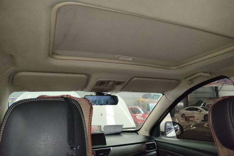 Used Dongfeng Fengon 370 2018 S370 1.5L Manual Luxury 5-Seater
