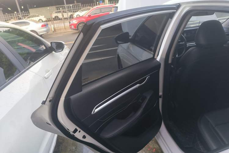 Used Geely Auto Emgrand 2022 4th Generation 1.5L CVT Luxury Model
