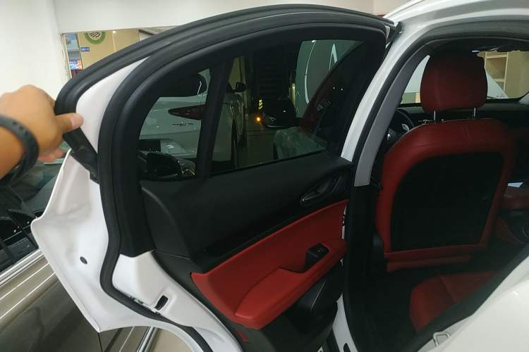 Used Alfa Romeo Stelvio 2017 2.0T 280HP Luxury Edition
