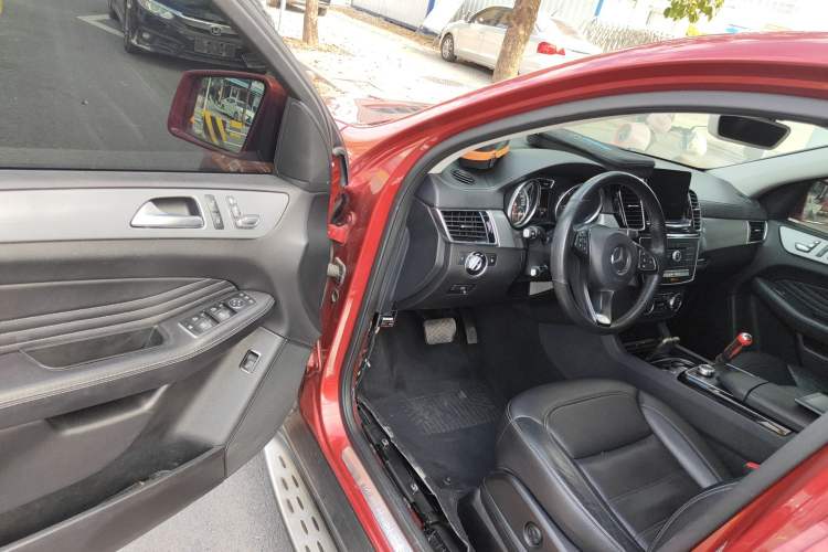 Used Mercedes-Benz GLE Coupe 2018 GLE 400 4MATIC Coupe SUV
