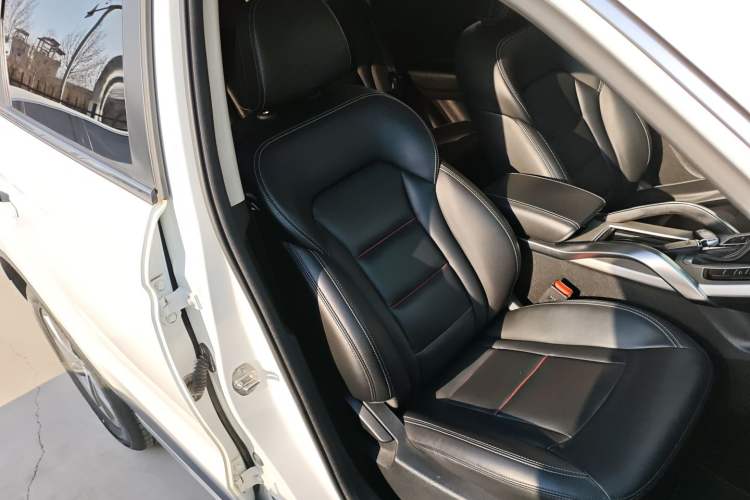 Used Geely Auto Emgrand X7 Sport 2018 1.8TD Automatic Two-Wheel Drive Zhiya Model