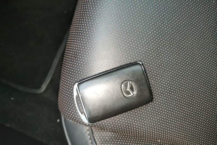 Used Mazda Mazda 3 Axela 2020 2.0L Automatic Luxury Version
