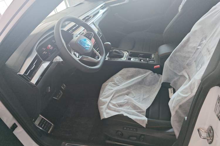 Used Volkswagen FAW-Volkswagen CC 2024 380TSI Striking All-Encompassing Edition
