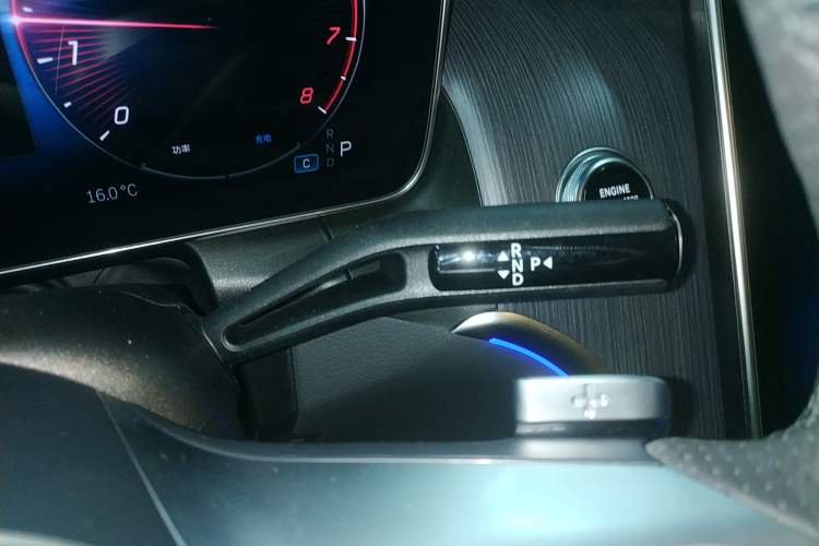 Used Mercedes-Benz GLC 2023 Facelift GLC 260 L 4MATIC Luxury Version 5 Seats
