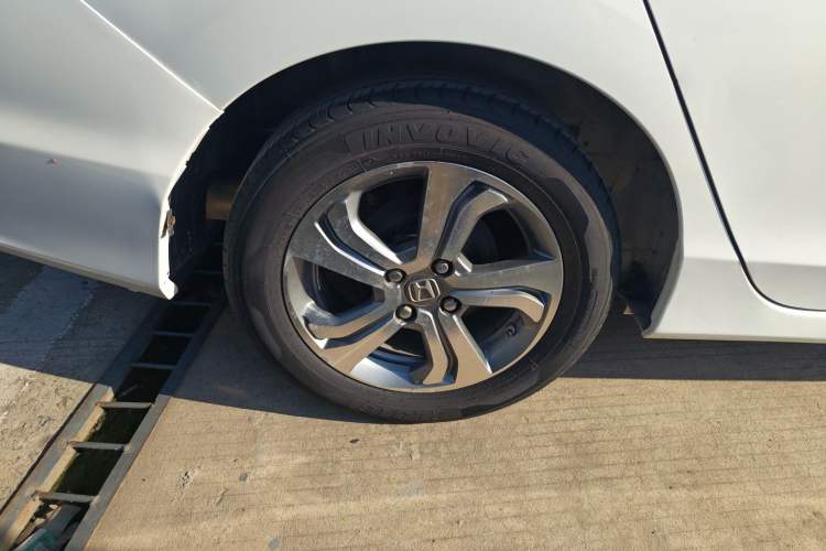 Used Honda Greiz 2016 1.5L CVT Classic Edition
