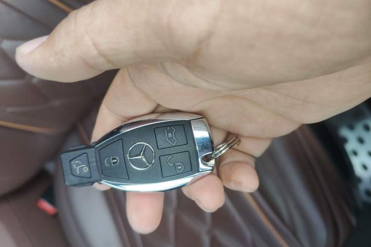 Used Mercedes-Benz V-Class 2020 V 260 Avantgarde Edition
