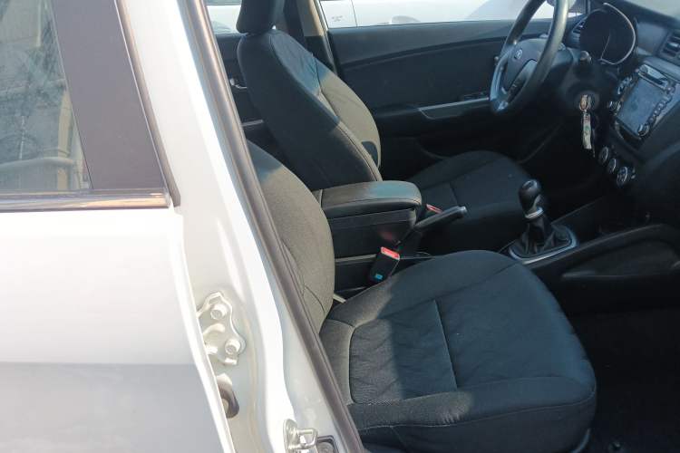 Used Kia K2 2015 Sedan 1.4L MT GLS
