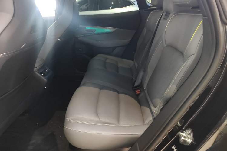 Used Lynk & Co 08 EM-P 2023 120km Long-Range Pro
