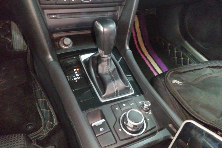 Used Mazda Mazda 3 Axela 2019 Cloud-Controlled Version Sedan 1.5L Automatic Luxury Trim China V Standard
