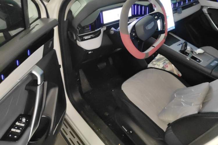 Used Geely Auto FX11 2024 1.5TD DCT Prestige Edition
