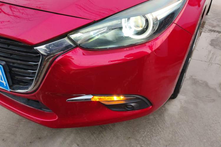 Used Mazda Mazda 3 Axela 2017 Hatchback 2.0L Automatic Sport Model China V Emission Standard