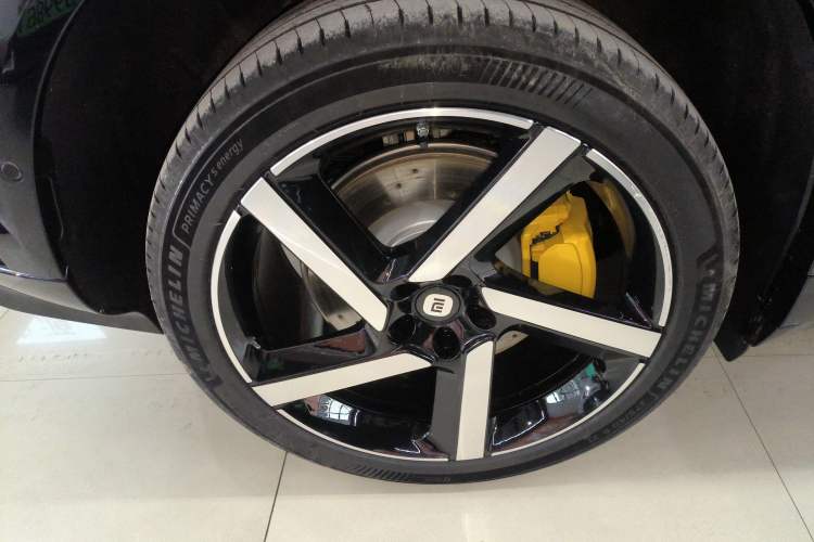 Used  YU7 2025 Ultra-Long Range High-Performance All-Wheel-Drive Max Edition