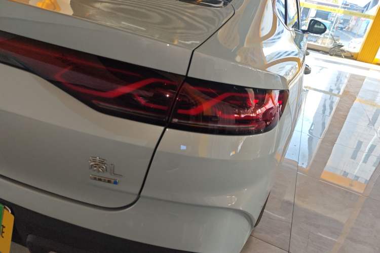 Used BYD Qin L 2025 DM-i Smart Drive 120KM Excellence Model