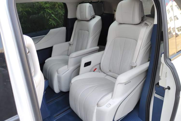 Used Buick GL8 New Energy 2024 Lu Zun Luxury Edition 6-Seater
