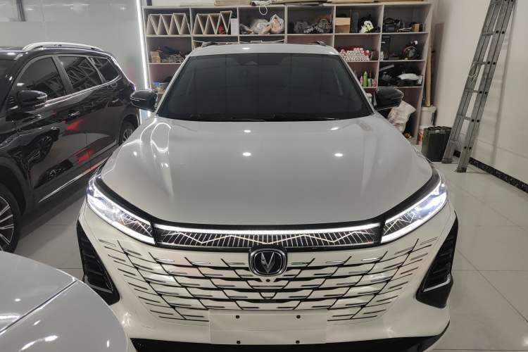 Used Changan CS75 PLUS 2024 3rd Generation Champion Edition 1.5T Intelligent Drive Dynamic Model
