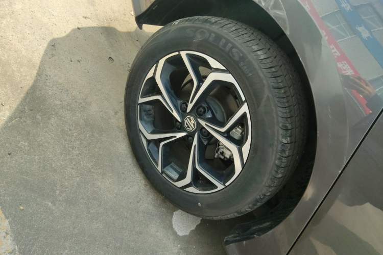 Used MG 5 2023 180 DVVT CVT Luxury Edition
