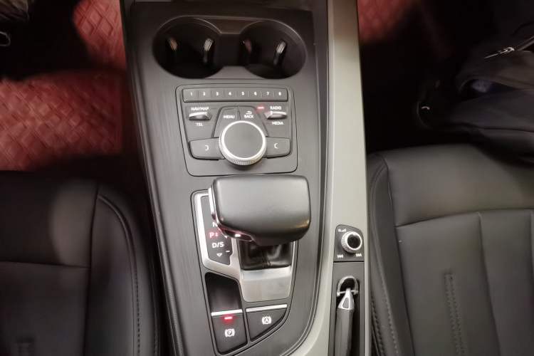 Used Audi A4L 2018 30th Anniversary Edition 40 TFSI Trendy Model
