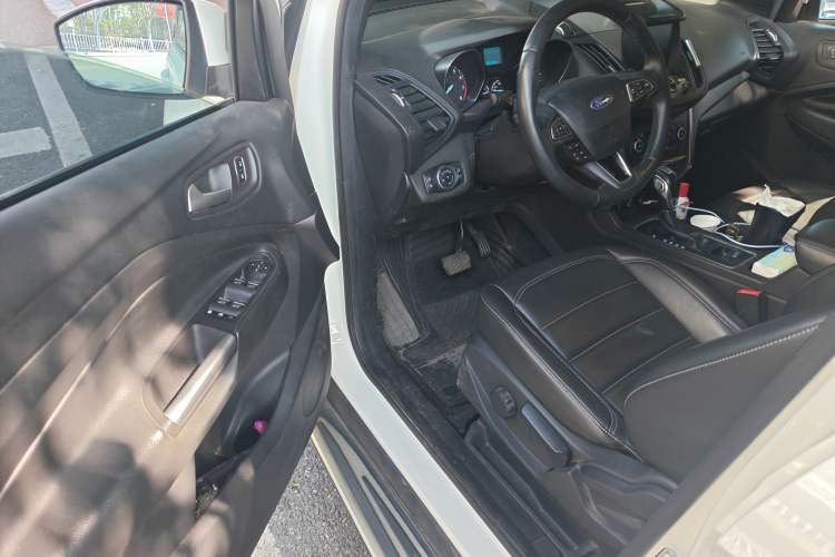 Used Ford Kuga 2018 EcoBoost 180 Two-Wheel-Drive Platinum Edition
