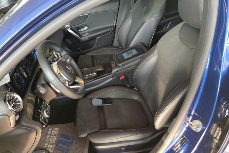 Used Mercedes-Benz A-Class 2021 A 200 L Sport Sedan Fashion Model
