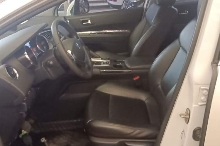 Used Peugeot 3008 2015 2.0L Automatic Classic Edition