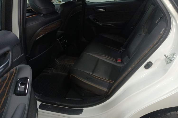 Used Toyota Avalon 2024 Dual-Motor 2.0L Premium Edition
