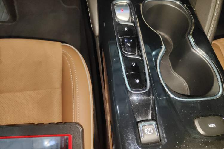 Used Buick Envision 2020 Encore S 652T Two-Wheel Drive Luxury Model
