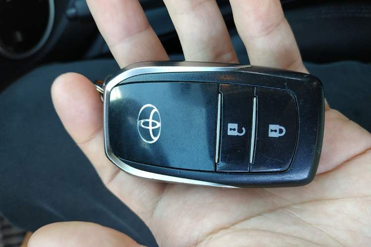 Used Toyota RAV4 2016 2.0L CVT Two-Wheel Drive Fashion Edition China V Standard