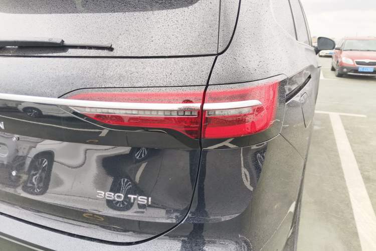 Used Volkswagen Viloran 2024 380TSI Premium Edition