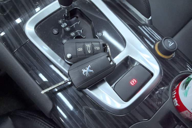 Used Peugeot 3008 2015 1.6THP Automatic Classic Edition
