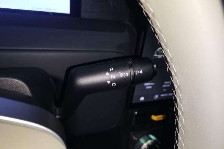 Used  V23 2025 501 Four-Wheel Drive Intelligent Driving Version
