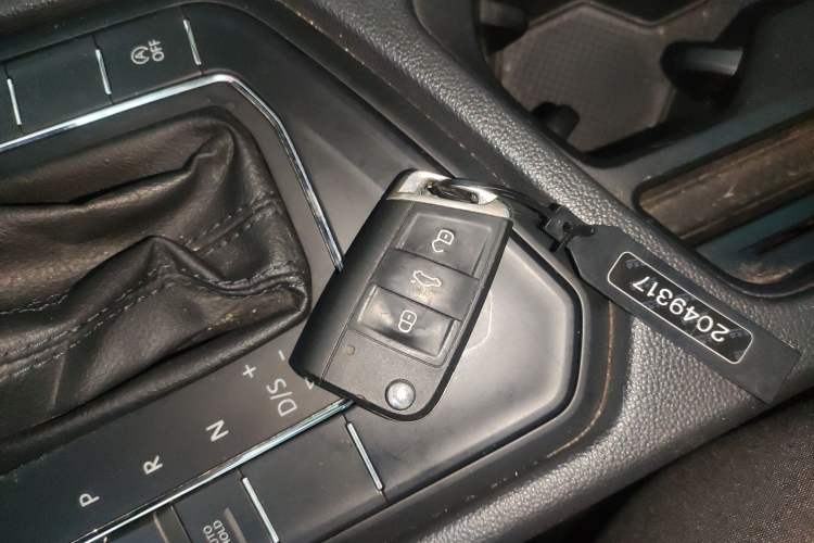 Used Volkswagen Tiguan L 2019 330TSI Automatic Two-Wheel Drive Luxury Edition China V Standard
