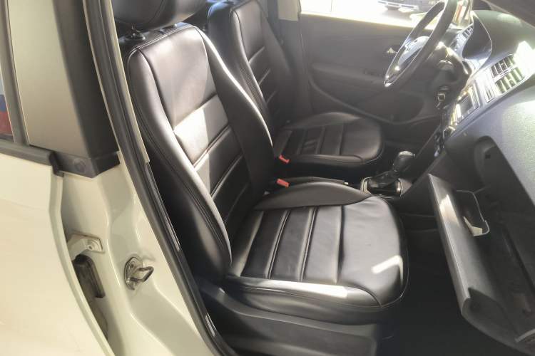 Used Volkswagen Polo 2016 1.6L Automatic Comfort Model
