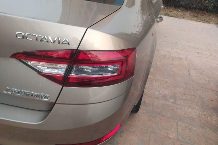 Used Skoda Octavia 2018 1.6L Automatic Luxury Edition