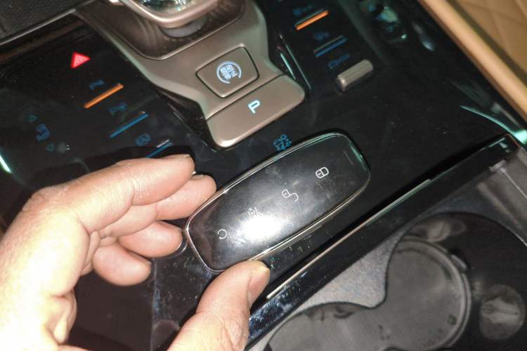 Used Denza D9 2022 DM-i 970 Four-Wheel Drive Flagship Model
