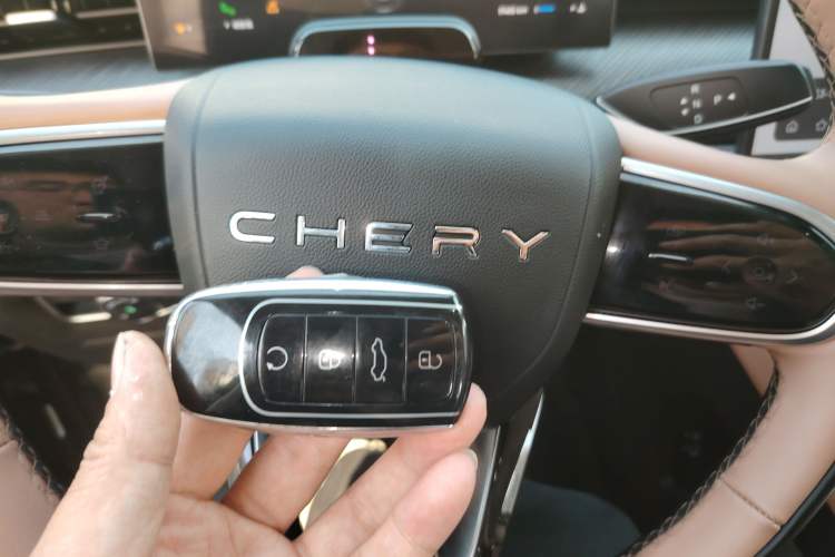 Used Chery Tiggo 8 L 2024 2.0T Two-Wheel Drive Prestige Version 5 Seats
