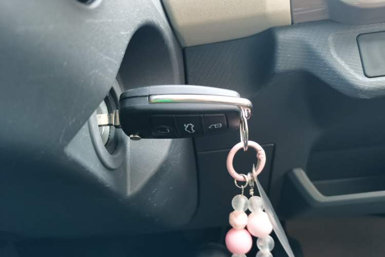 Used Chery QQ Ice Cream 2022 120km Conical Shape Lithium Iron Phosphate
