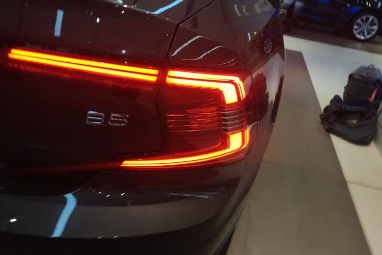 Used Volvo S90 2024 B5 Zhiyi Luxury Edition
