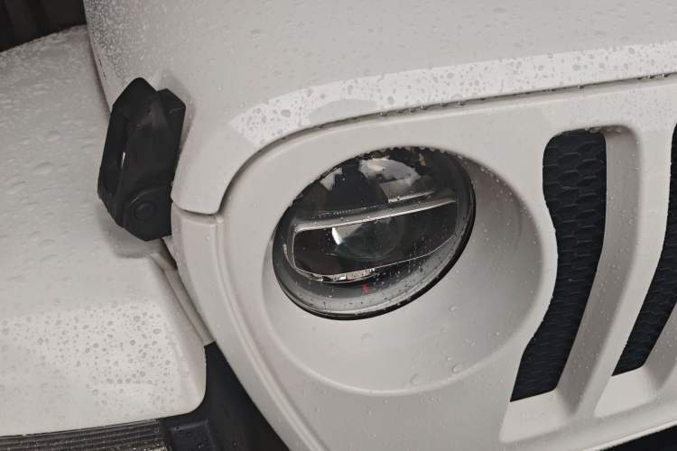 Used  Wrangler 2019 2.0T Sahara Four-Door Version China VI Emission Standard