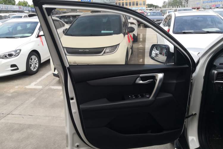 Used Kia Sportage R 2018 2.0L Automatic Smart Luxury Version China V Standard
