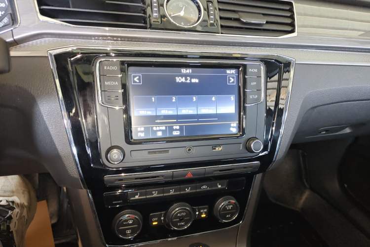 Used Volkswagen Passat 2017 280TSI DSG Luxury Edition
