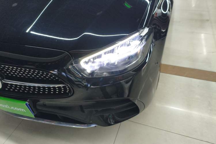 Used Mercedes-Benz E-Class 2021 Restyled E 300 L Sporty and Stylish Edition
