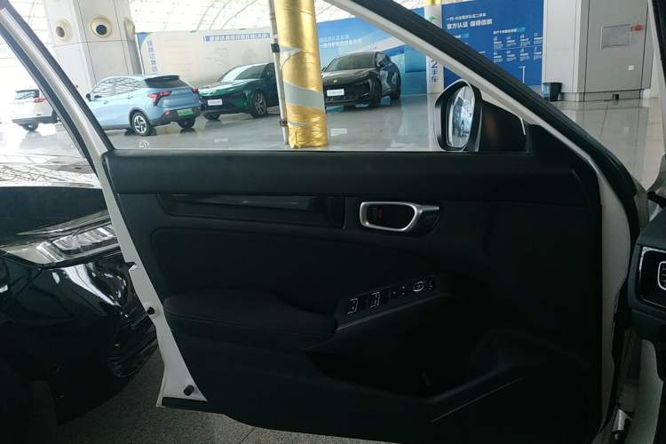 Used Honda Integra 2023 HATCHBACK 240TURBO CVT Trendsetting Edition
