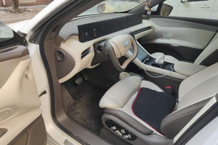 Used  LS7 2023 100kWh Lux Rear-Drive Version
