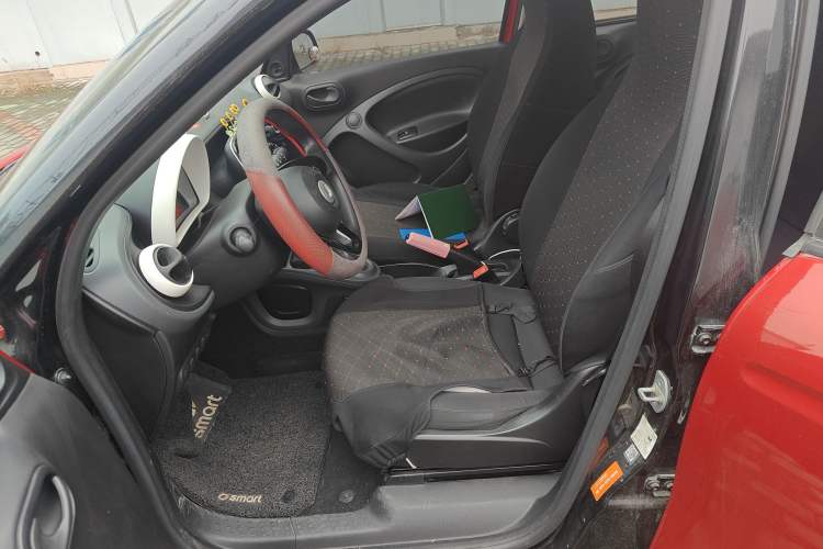 Used smart forfour 2016 1.0L 52 kW Dynamic Edition
