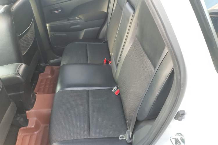 Used Peugeot 4008 2013 2.0L Two-Wheel Drive Fashion Edition
