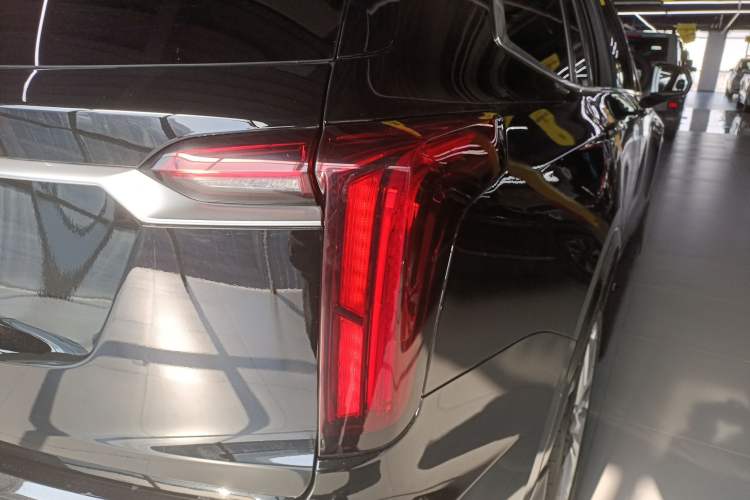 Used Cadillac XT6 2022 2.0T Six-Seater Four-Wheel Drive Luxury Version
