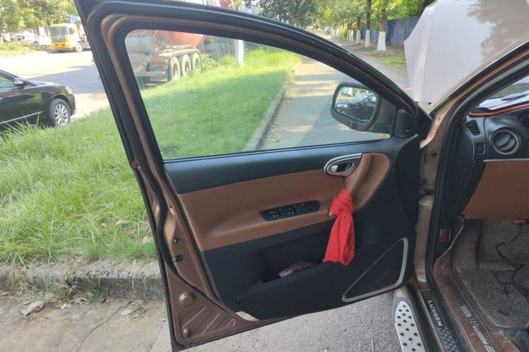 Used Luxgen Great 7 SUV 2013 Limited-Edition Sharp Edition 2.2T All-Wheel-Drive Prestige Model
