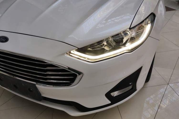 Used Ford Mondeo 2018 EcoBoost 180 Smart Control Fashion Model China VI Standard
