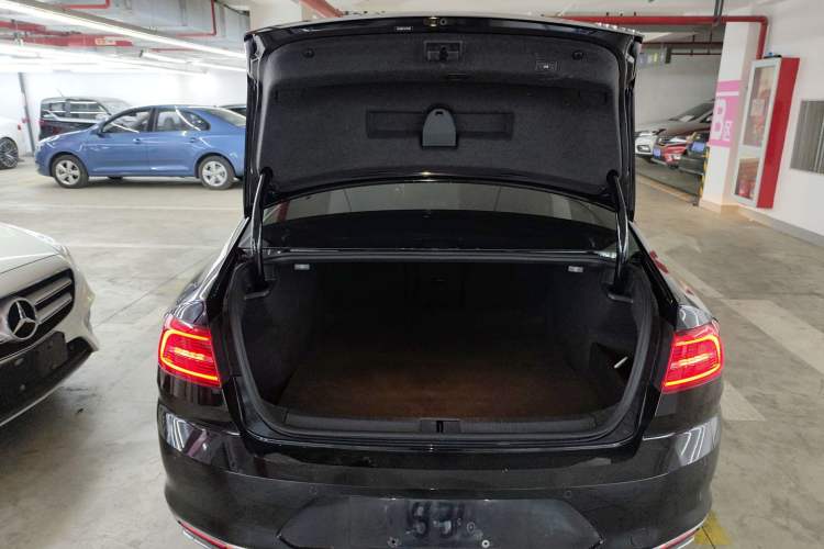 Used Volkswagen Magotan 2018 380TSI DSG Prestige Model
